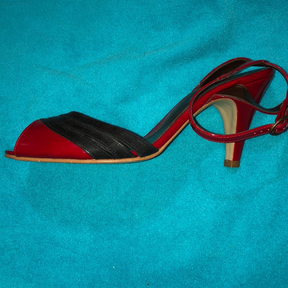 Chic red patent leather sling backs sz 9